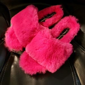 JESSICA SIMPSON FURRY SLIPPERS , NWOT